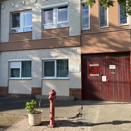 Nyil Apartman Wellnes Debrecen Eksteriør billede