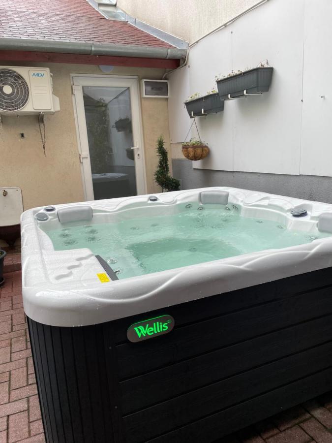 Nyil Apartman Wellnes Debrecen Eksteriør billede
